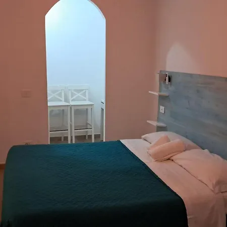 בית הארחה Domus Turno By Local Domus 4*