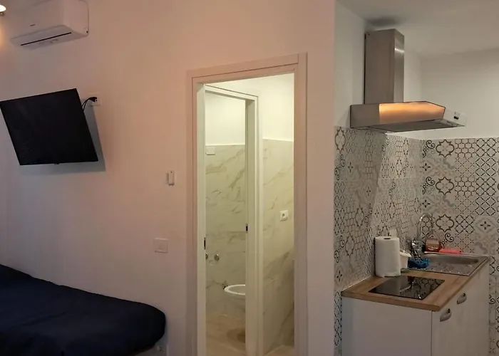 Domus Turno By Local Domus Guest house